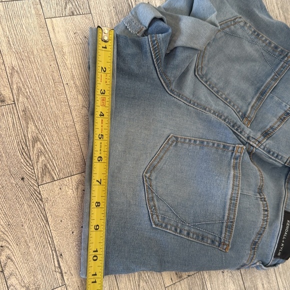 Kendall & Kylie The Icon Short Jean Shorts Size 3 / 26 - Picture 7 of 9